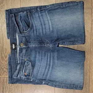 ❤️ HUDSON FALLON STRAIGHT CROP JEANS, 6 (28)