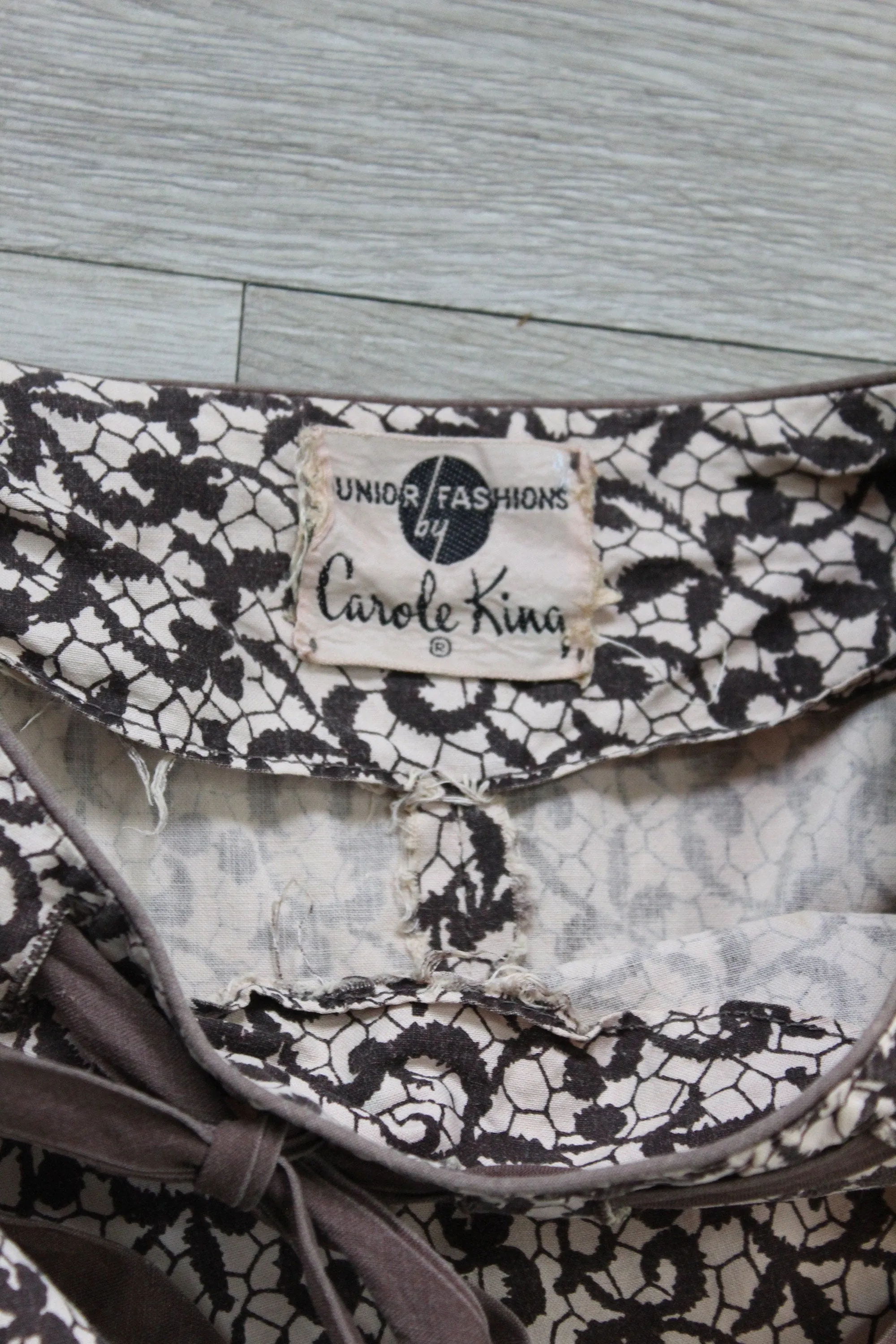 1950s CAROLE KING cotton TROMP l'oiel print dress small | new spring