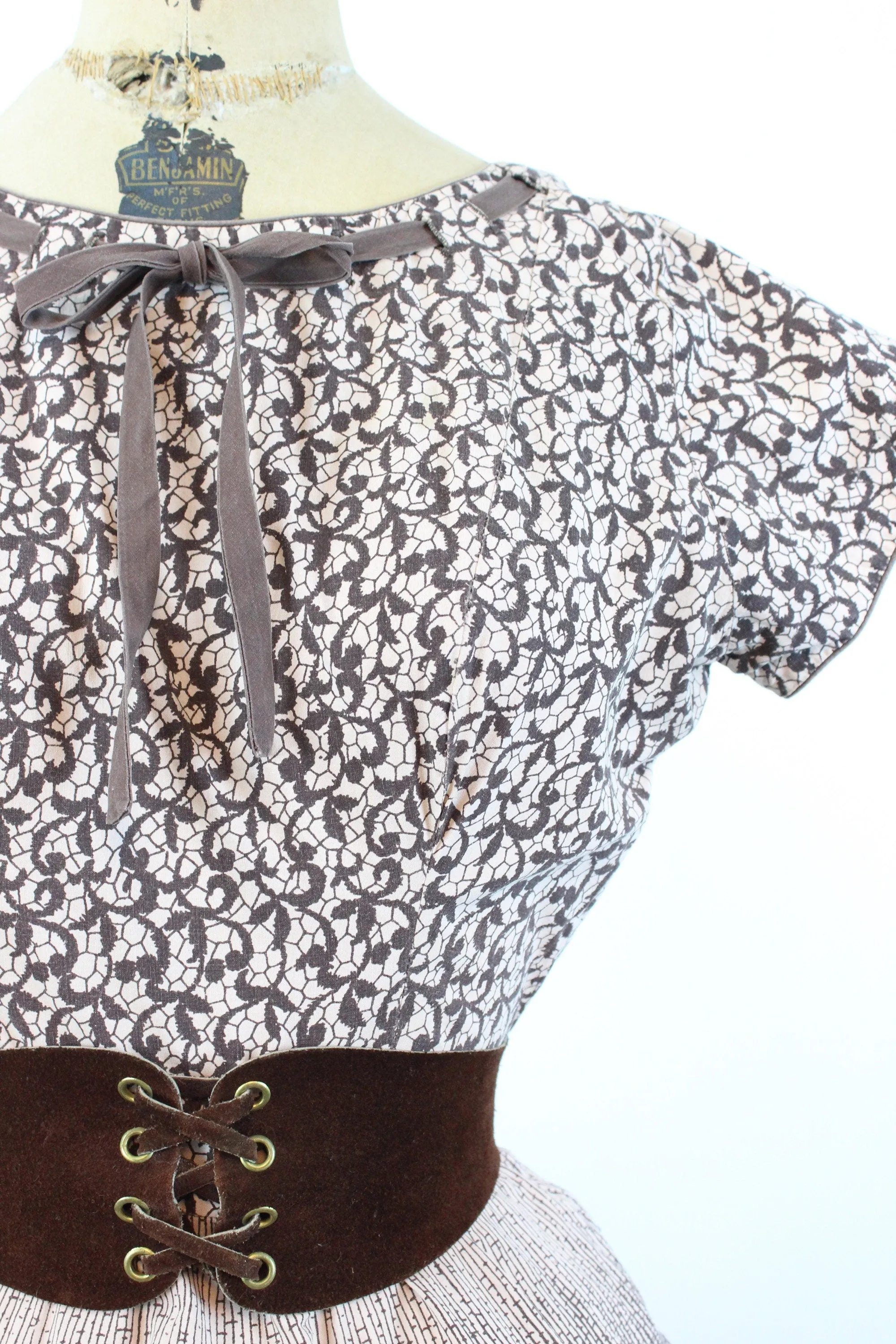 1950s CAROLE KING cotton TROMP l'oiel print dress small | new spring