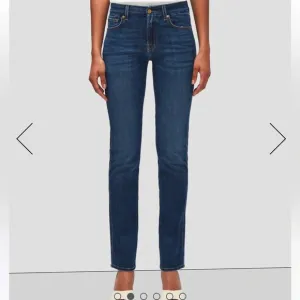 7 for all mankind KIMMIE STRAIGHT JEANS IN DUCHESS size 28