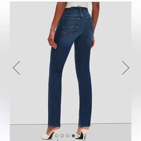7 for all mankind KIMMIE STRAIGHT JEANS IN DUCHESS size 28