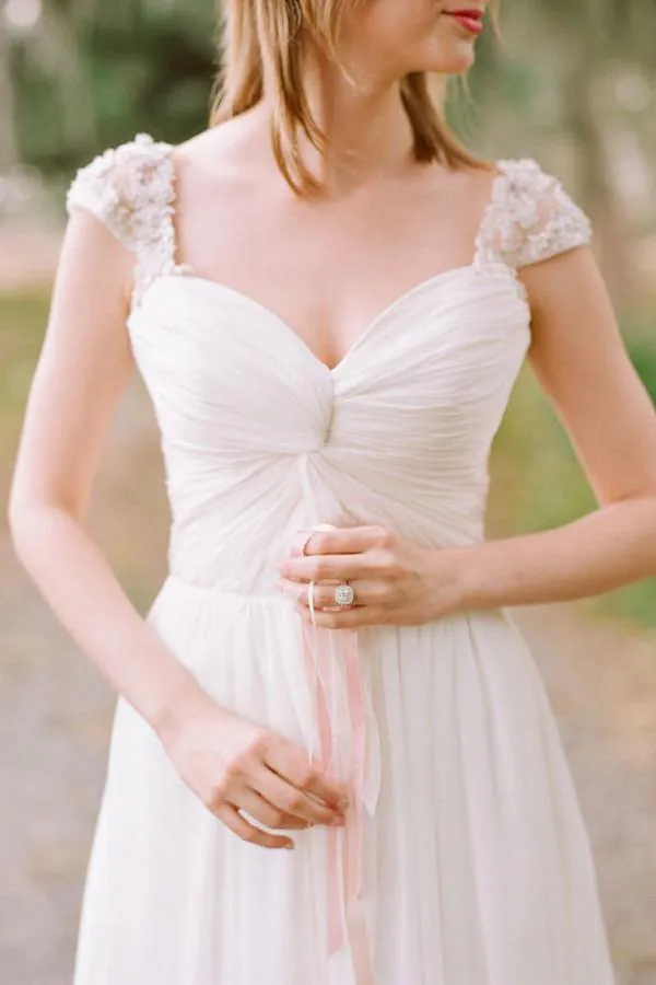 A-line Chiffon Cap Sleeves Wedding Dress with Appliques