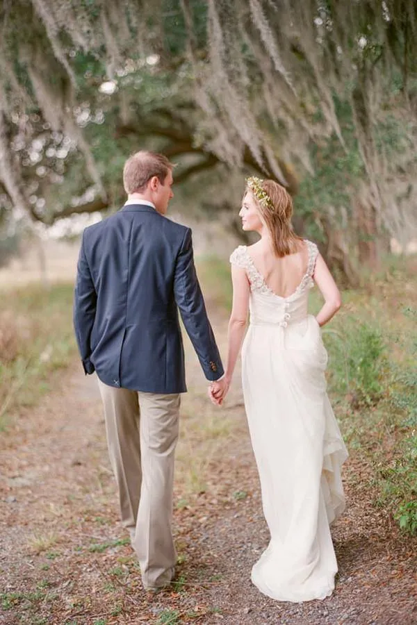 A-line Chiffon Cap Sleeves Wedding Dress with Appliques