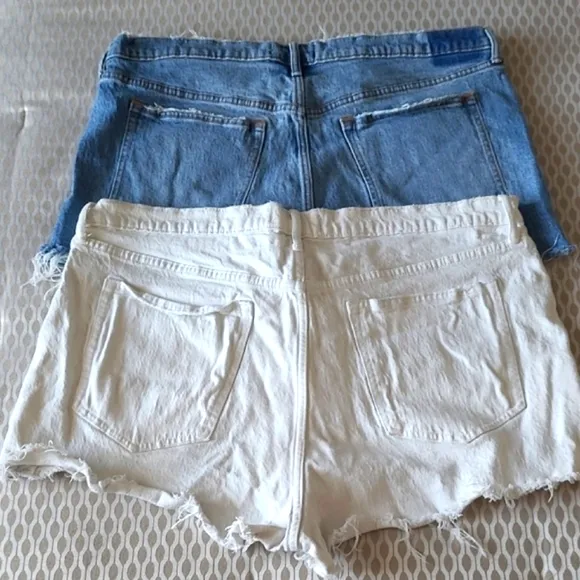 Abercrombie &amp; Fitch 2 Mom Shorts Hi Rise Blue and White Jean Shorts Frayed Hem