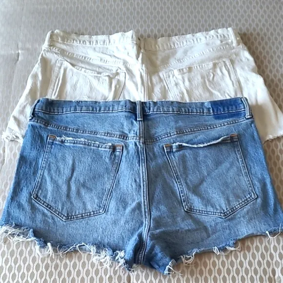 Abercrombie &amp; Fitch 2 Mom Shorts Hi Rise Blue and White Jean Shorts Frayed Hem