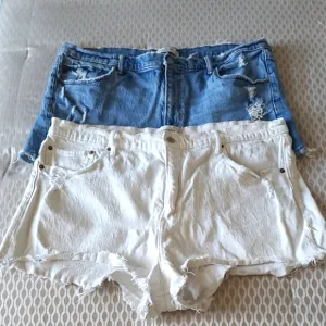 Abercrombie &amp; Fitch 2 Mom Shorts Hi Rise Blue and White Jean Shorts Frayed Hem