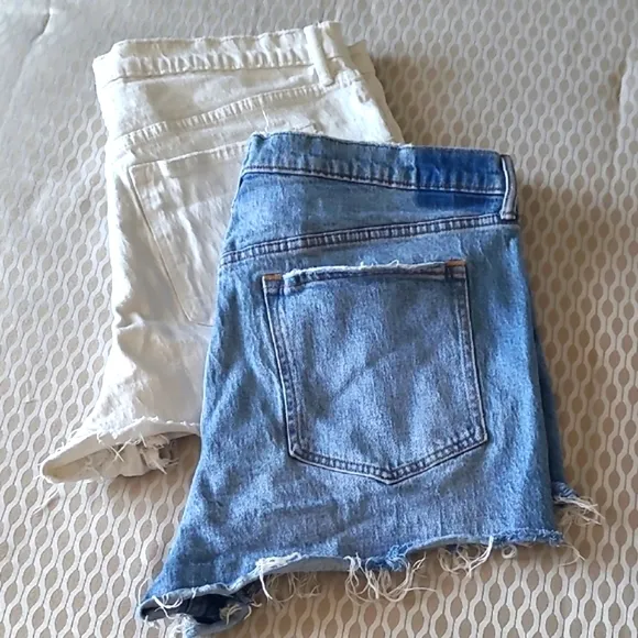 Abercrombie &amp; Fitch 2 Mom Shorts Hi Rise Blue and White Jean Shorts Frayed Hem