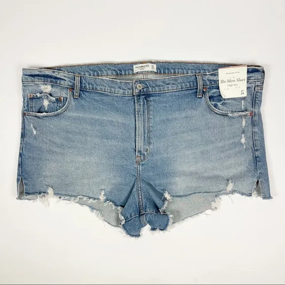 Abercrombie &amp; Fitch Mom High Rise Distressed Denim Shorts‎ 24
