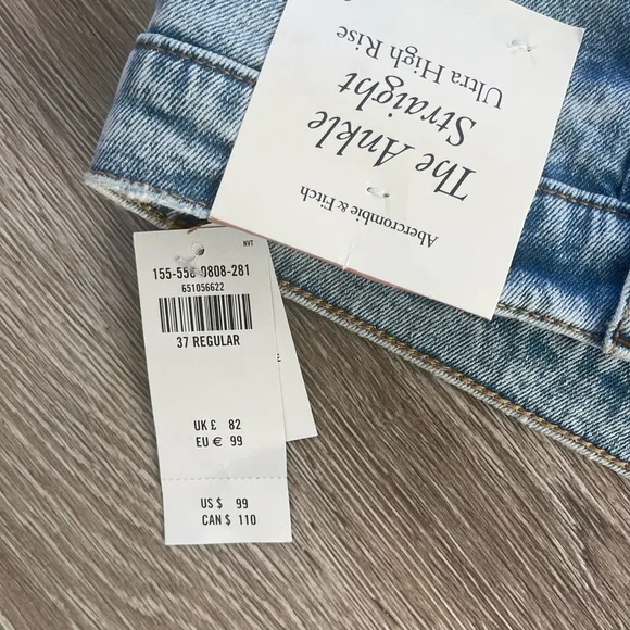 Abercrombie &amp; Fitch The Ankle Straight Ultra High Rise Jeans Size 37/24 NWT