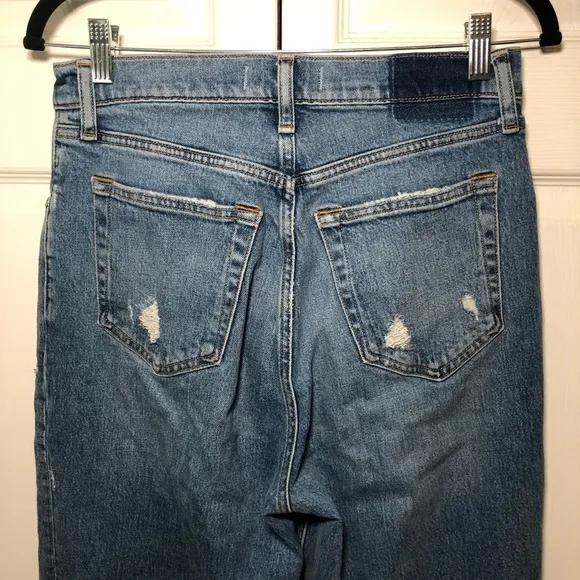 Abercrombie and Fitch The 90’s Straight Ultra High Rise Blue Jeans Size 8 / 29L