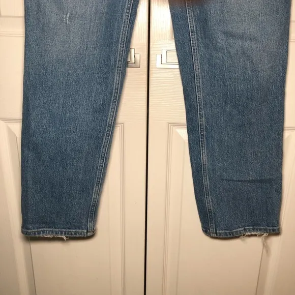 Abercrombie and Fitch The 90’s Straight Ultra High Rise Blue Jeans Size 8 / 29L