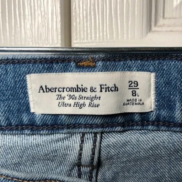 Abercrombie and Fitch The 90’s Straight Ultra High Rise Blue Jeans Size 8 / 29L
