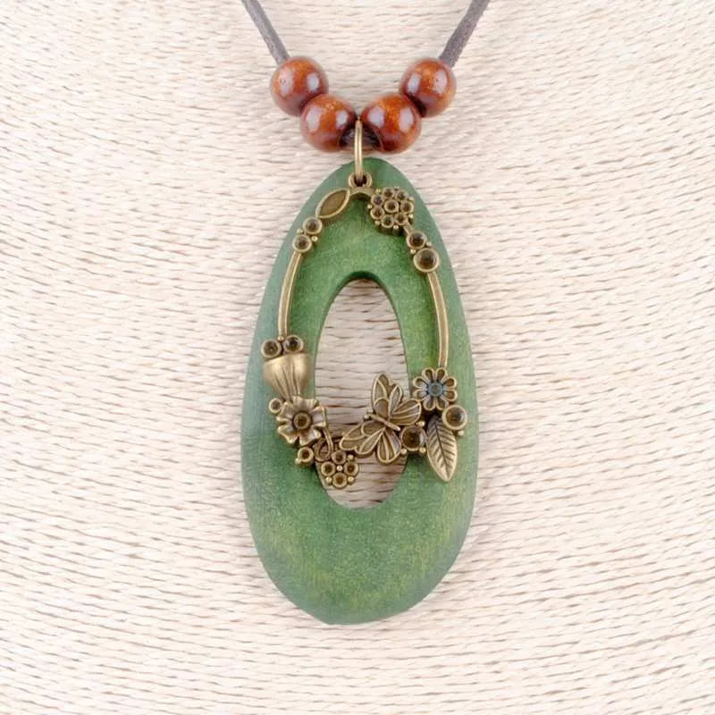 Adjustable Flower Pendant Necklace