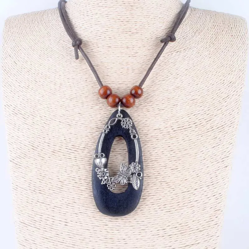 Adjustable Flower Pendant Necklace