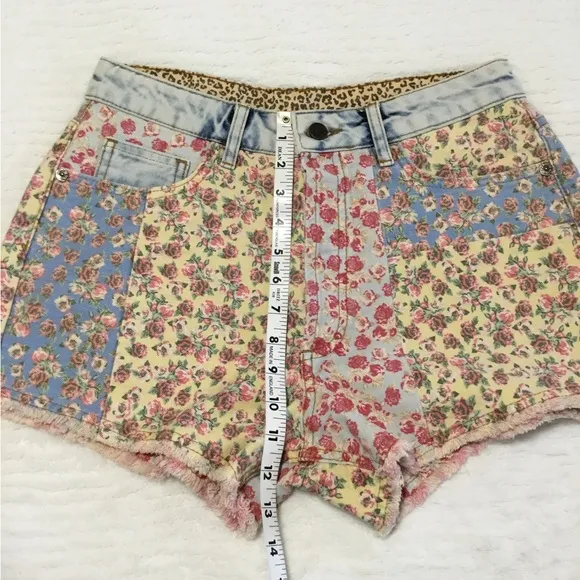 Anthropologie Farm Rio Hi Rise Patchwork Denim Floral Jean Cut Off Shorts sz 28