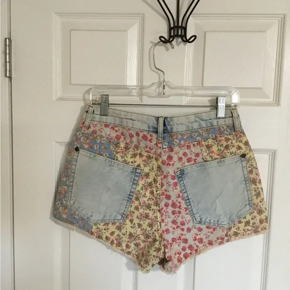 Anthropologie Farm Rio Hi Rise Patchwork Denim Floral Jean Cut Off Shorts sz 28