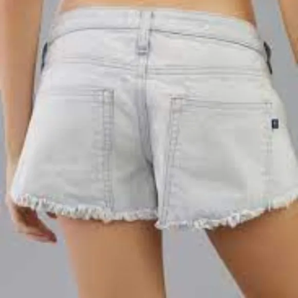Anthropologie Pilcro Denim Light Wash Micro Shorts Size 28 Frayed Hem NWT