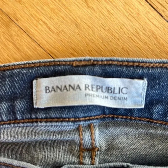 Banana Republic Mid-Rise Skinny Jeans Medium Wash SIZE 30