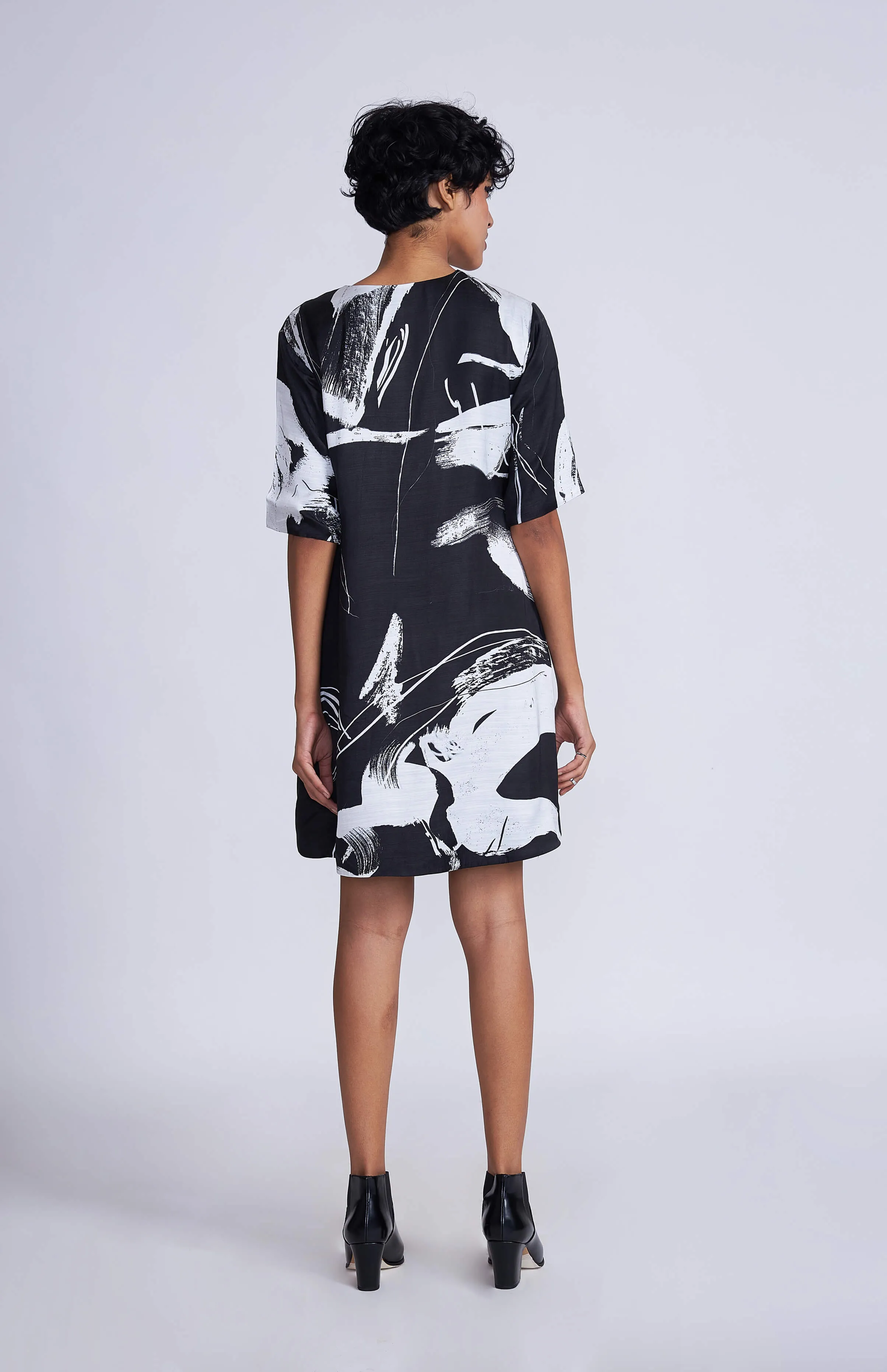 Black printed tazaki shift dress