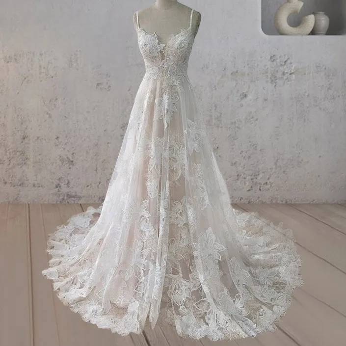 Boho White A-Line Lace Appliques Wedding Dress