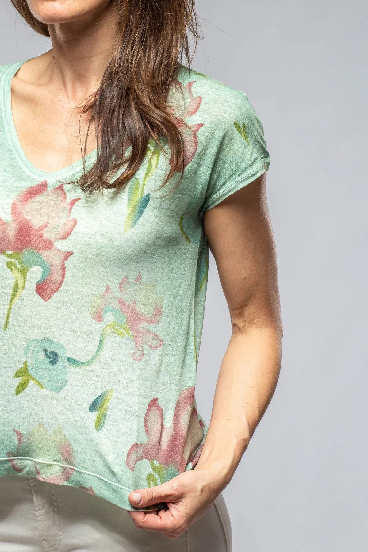 Candi V-Neck Linen T-Shirt In Jade