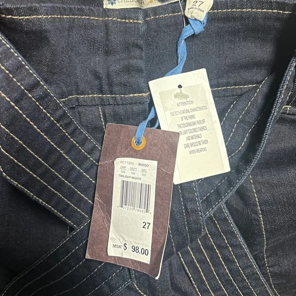 Chelsea &amp; Violet • Size 27 (27/27) • Dark Blue • Denim • Capri • Jeans • New