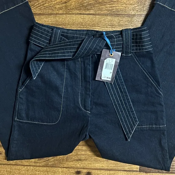 Chelsea &amp; Violet • Size 27 (27/27) • Dark Blue • Denim • Capri • Jeans • New
