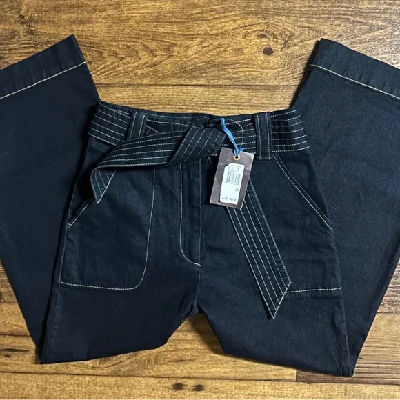 Chelsea &amp; Violet • Size 27 (27/27) • Dark Blue • Denim • Capri • Jeans • New