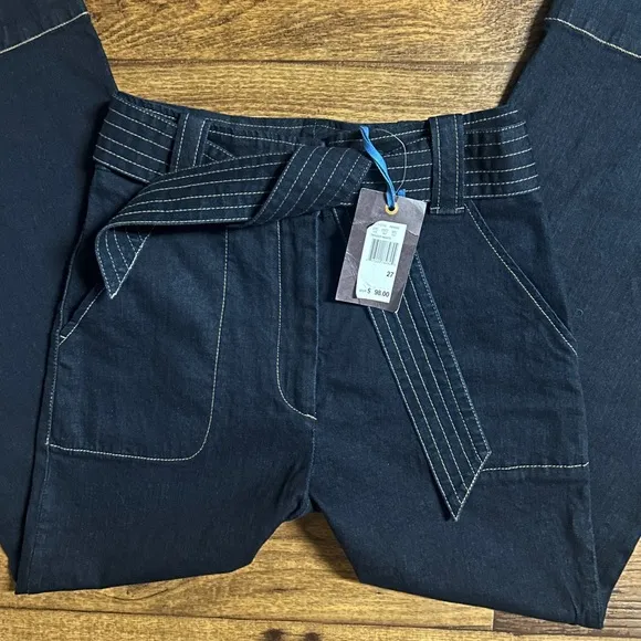 Chelsea &amp; Violet • Size 27 (27/27) • Dark Blue • Denim • Capri • Jeans • New