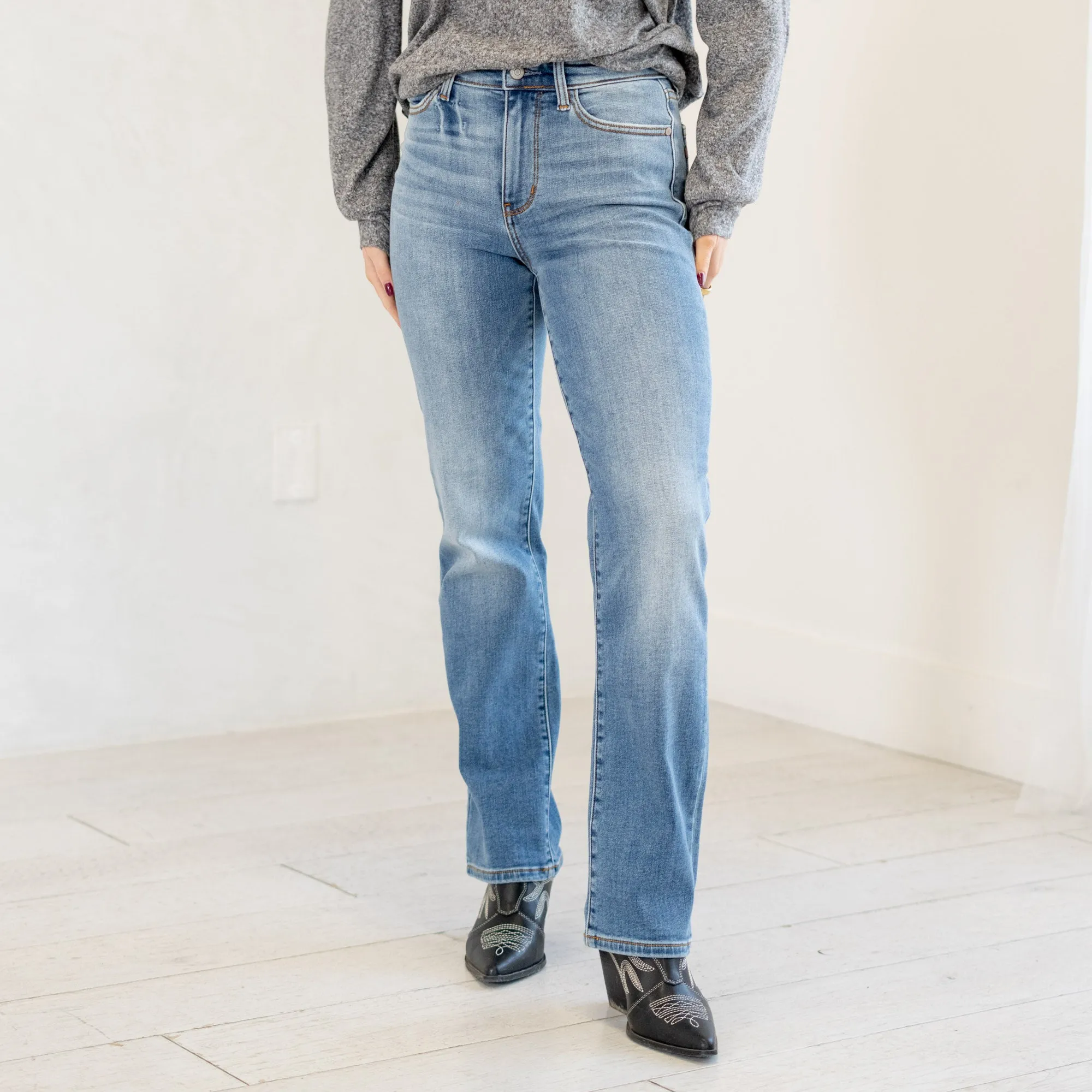 Cloud Nine Vintage Wash Straight Leg Regular & Plus Sizes