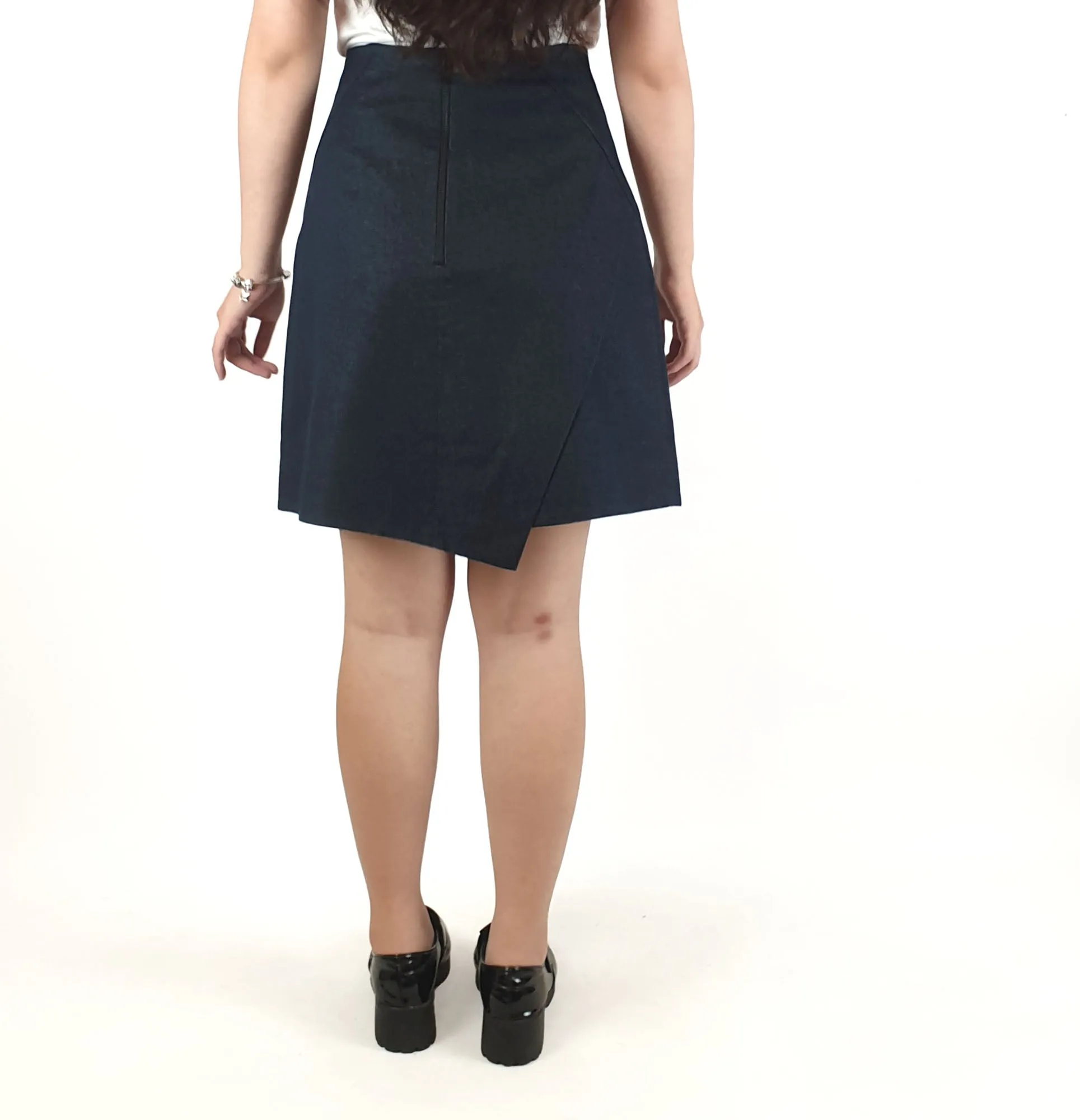 Cue dark denim high waisted skirt size 6