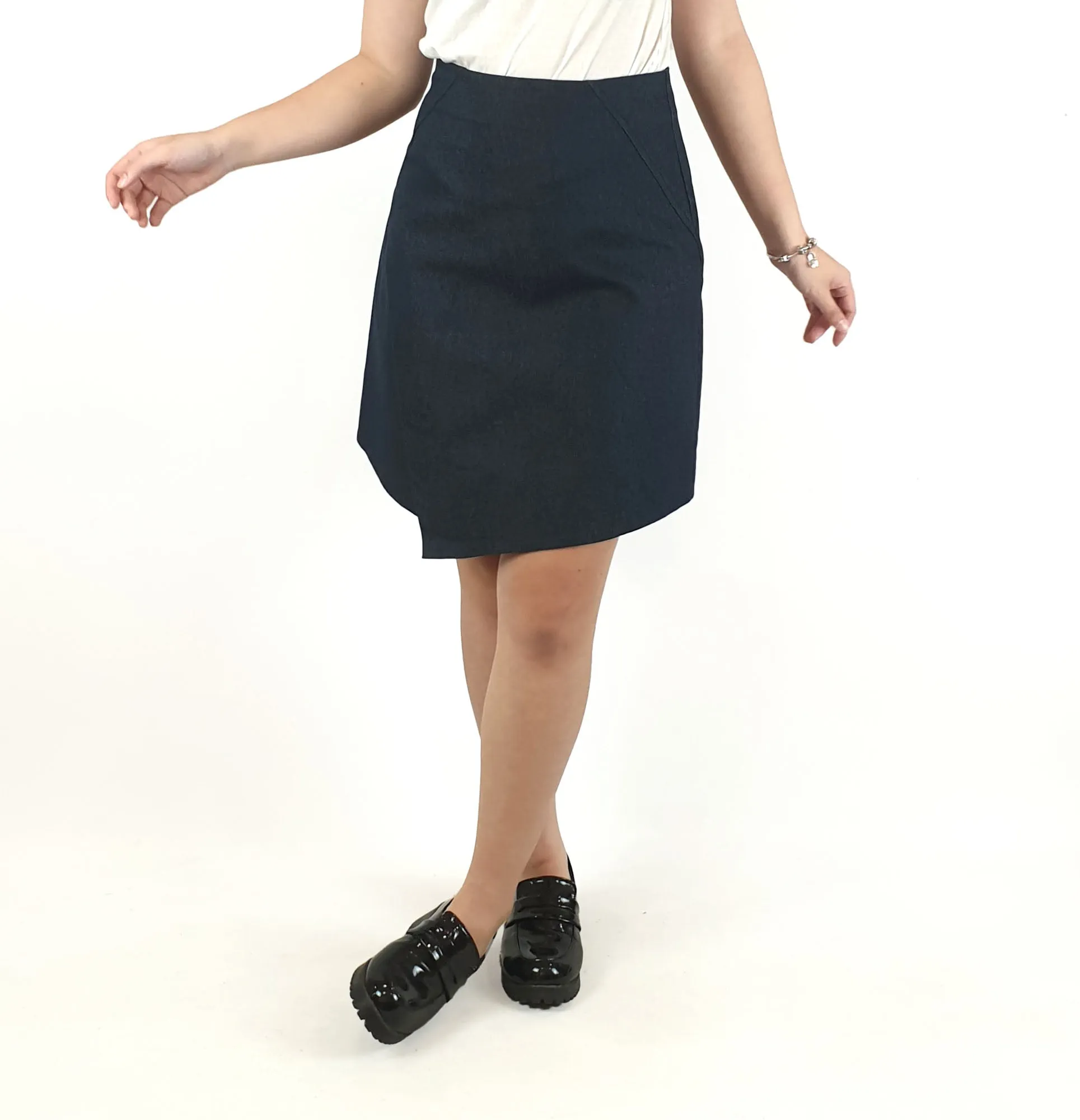 Cue dark denim high waisted skirt size 6