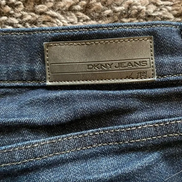 DKNY Women’s Waverly Straight Leg Jeans