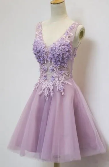 Floral A-line V-neck Knee Length Tulle Homecoming Dress With Appliques TR0139