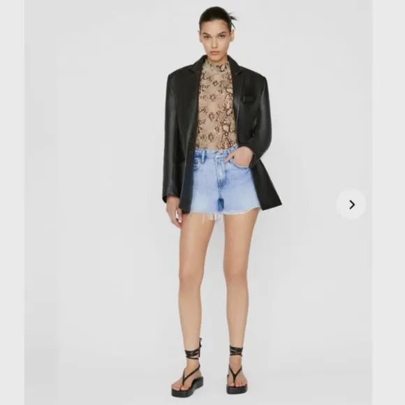 FRAME LE BRIGETTE FRAYED JEAN SHORTS