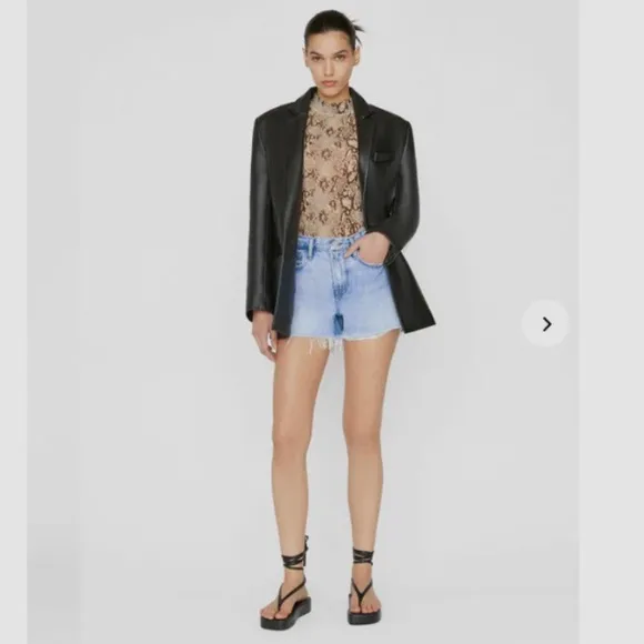 FRAME LE BRIGETTE FRAYED JEAN SHORTS