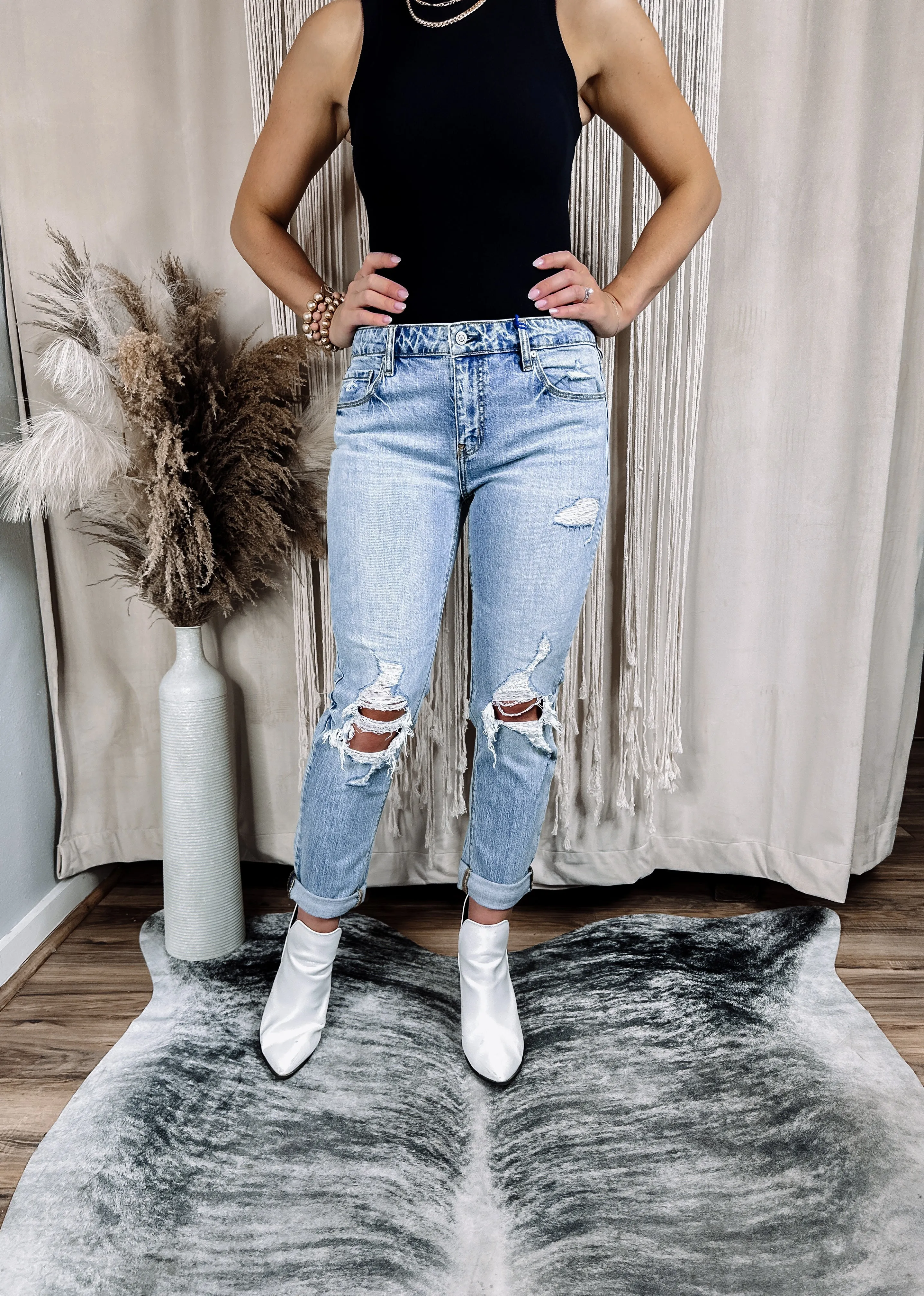 Frankie Mid Rise Girlfriend Jean
