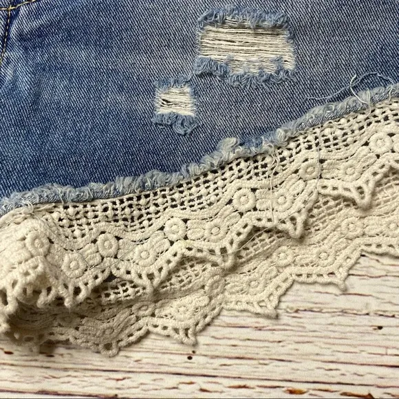 Free People Crochet Lace Trim High Rise Denim Jean Shorts Sz 28