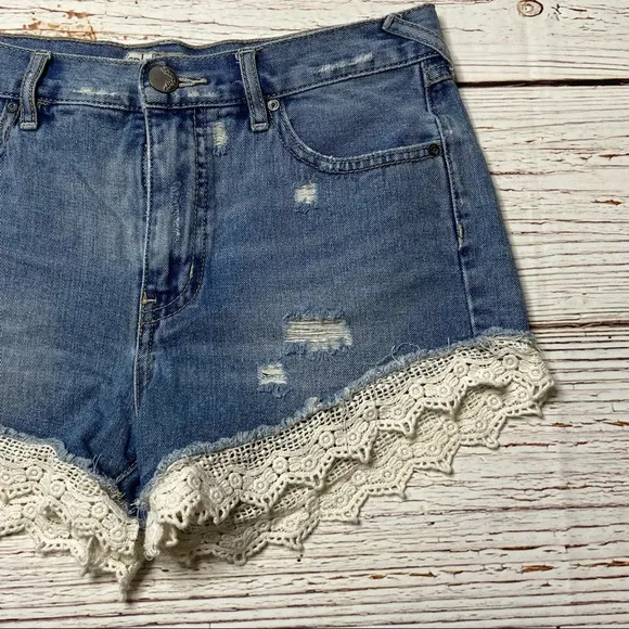 Free People Crochet Lace Trim High Rise Denim Jean Shorts Sz 28