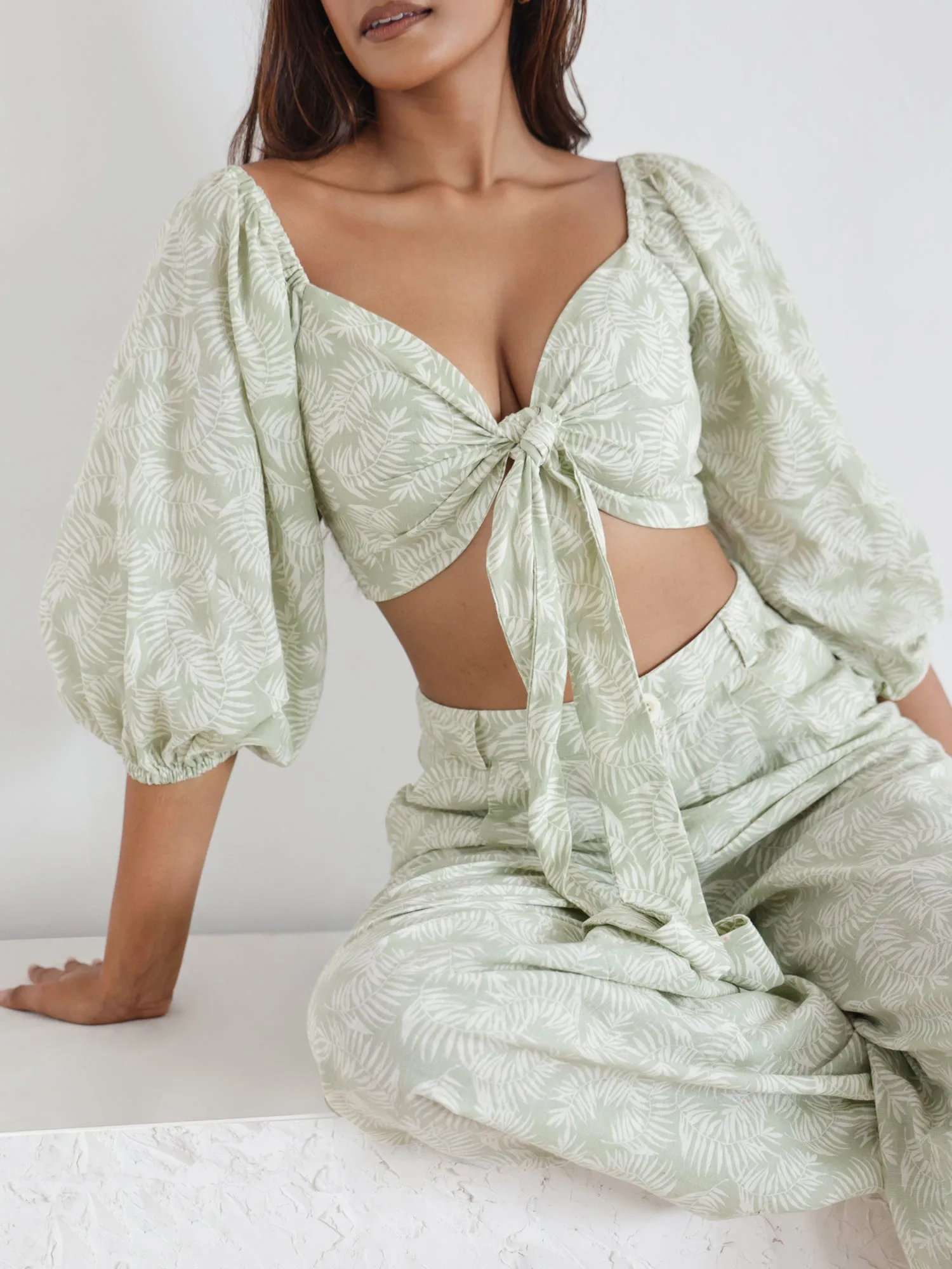 Front Tieup Balloon Sleeve Top