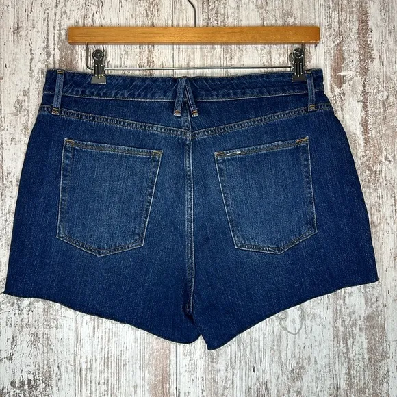 Good American Cut Off Denim Shorts Size 15 High Waist Inclusive Sizing GCOS991C