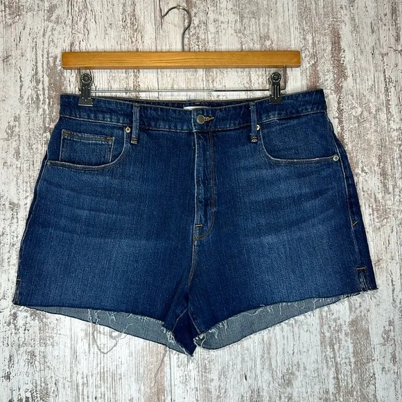 Good American Cut Off Denim Shorts Size 15 High Waist Inclusive Sizing GCOS991C