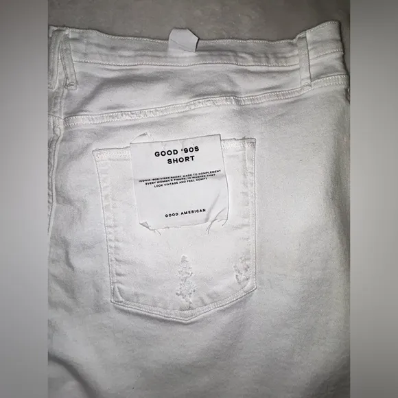 Good American Good 90’s Short Size 22