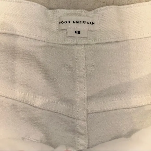 Good American Good 90’s Short Size 22