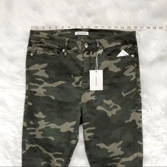 GOOD AMERICAN Good Waist Camo Skinny Jeans!