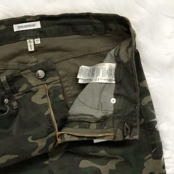 GOOD AMERICAN Good Waist Camo Skinny Jeans!