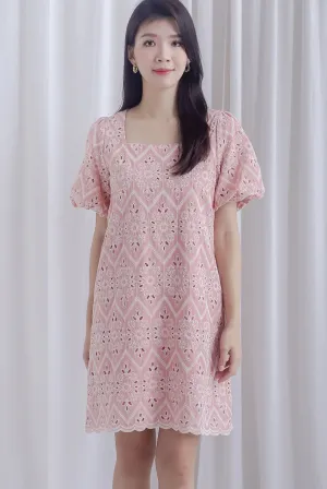 Harlow Embro Puffy Sleeved Scallop Shift Dress In Pink