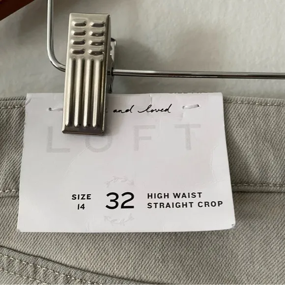 High Rise Straight Crop Jeans in Light Grey Wash – LOFT