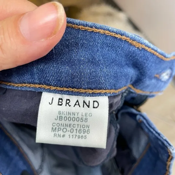 J Brand Skinny Leg Jeans Size 24 NWOT