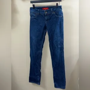 LEVEL 99 Dark Rinse Straight Leg Jeans Size 26